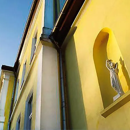 Schloss *